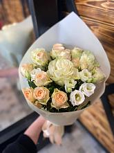 Букет цветов из:  Розы и Лизиантусы #REPLACE_PRED# Бокситогорске